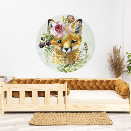 Wandsticker - Gemalter Fuchs im Wald. Das Bett auf dem Foto ist 160x80cm groß.