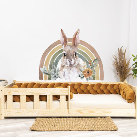Wandsticker - Regenbogen – Kaninchen 2. Das Bett auf dem Foto ist 160x80cm groß.